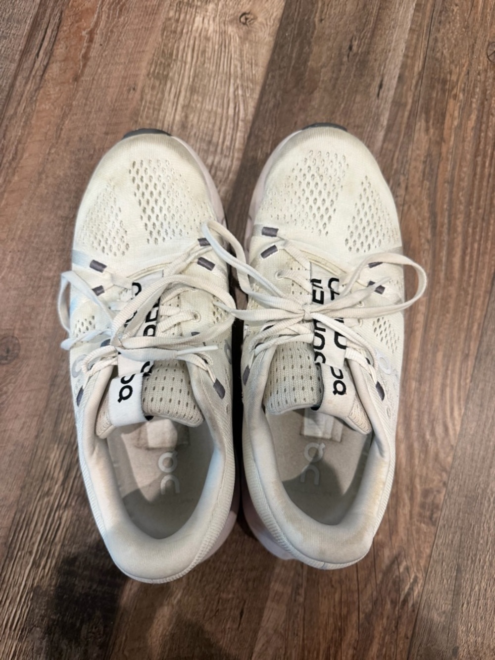 On Running cloud surfer size 8